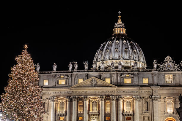 istock Christmas at St. Peter's Basilica 902843204