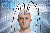 konzept-der-neurowissenschaften-und-gehirn-rekonstruktion-des-speichers-junger-mann-hat-kabel.jpg?b=1&s=170x170&k=20&c=jakvLftNQx8_VESAvambd6nNs3W2EDmrygL-Fy6Ga74=