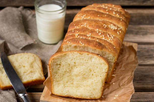 istock Homemade pull apart bread with sesame seeds 902961412