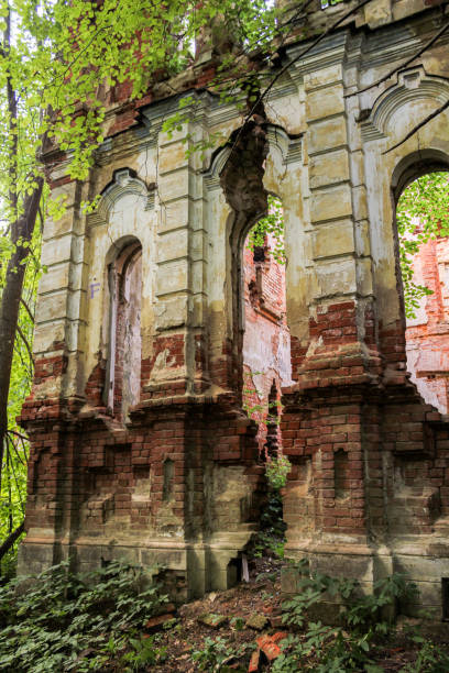 istock Cracked building of an ancient monastery. 902973982