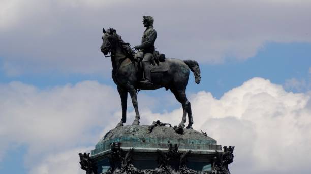 istock Monument of Alfonso XII 902978922