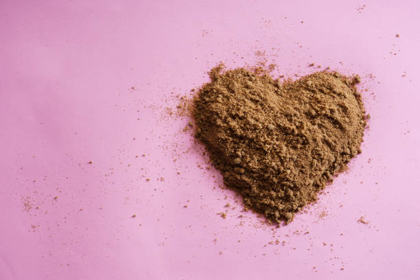 istock brown sugar in form of heart 903120384