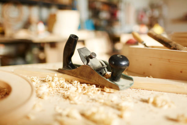 おがくずの中で木工ツール - home improvement carpentry construction work tool ストックフォトと画像