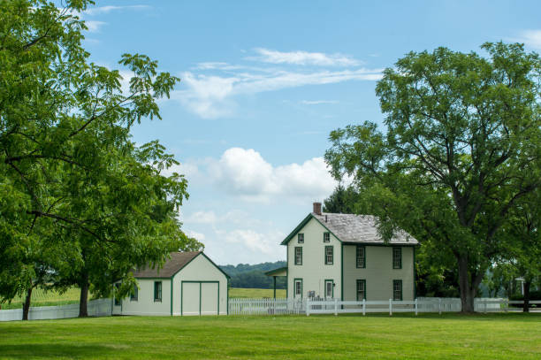 istock Farmstead in the Countryside 903182968