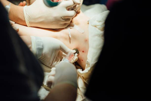 istock surgeon making surgery for patient with pneumonia 903195636