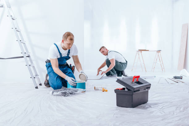 men preparing interior to renovation - house painter home improvement professional occupation occupation imagens e fotografias de stock