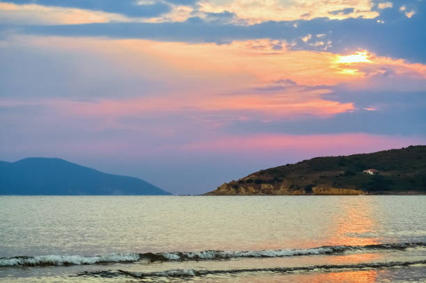 istock Sunset over the sea 903277602