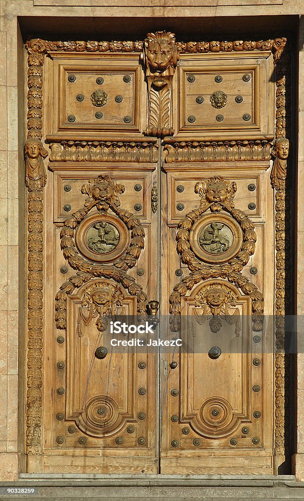 Lyon ayuntamiento de puerta - Foto de stock de Castillo - Estructura de edificio libre de derechos