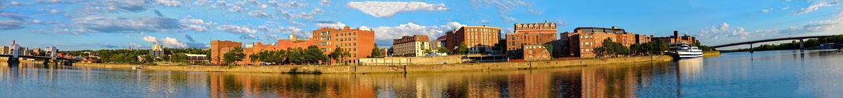 Panoramic view of the city of Troy by the Hudson river