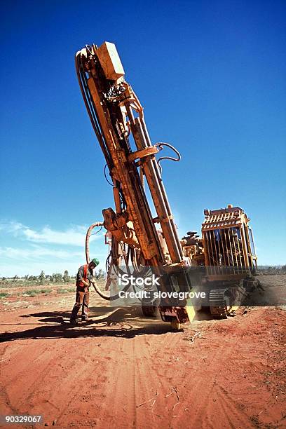 Torre Perforadora Foto de stock y más banco de imágenes de Desierto - Desierto, Maquinaria, Minería