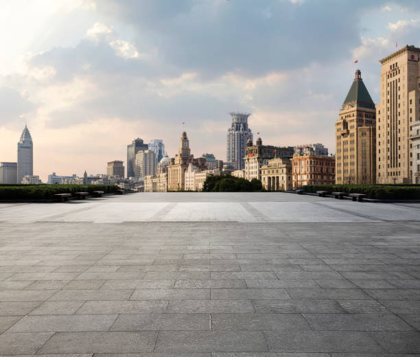 cenário de cidade de shanghai e estrada. - international landmark built structure lujiazui building exterior - fotografias e filmes do acervo