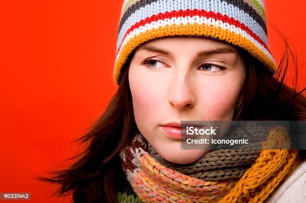 Mujer De Invierno Foto de stock y más banco de imágenes de Adulto - Adulto, Belleza, Bufanda