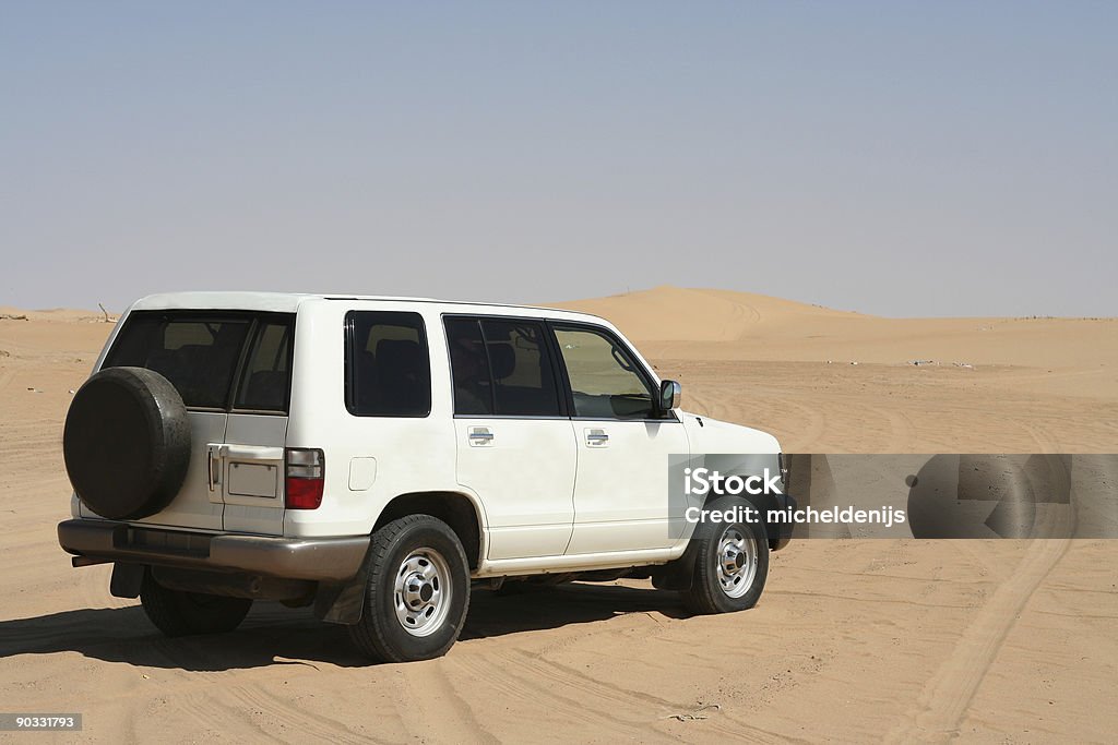 Desierto en automóvil - Foto de stock de Rueda de repuesto libre de derechos