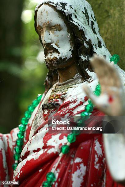 Strugane Farba Jezus Pionowy - zdjęcia stockowe i więcej obrazów Bez ludzi - Bez ludzi, Biblia, Brud moralny