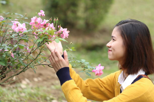 istock Flower and woman 903338914