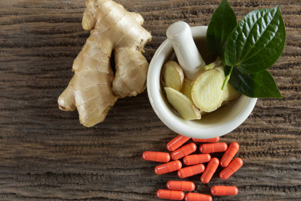 фитотерапии - chinese medicine herb pill nutritional supplement стоковые фото и изображения