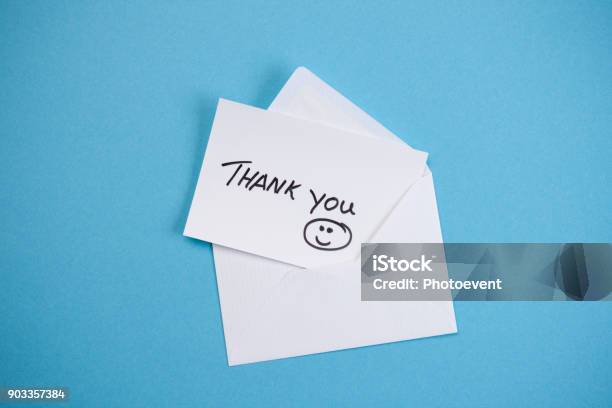 Gracias Concepto Foto de stock y más banco de imágenes de Thank You - Frase corta en inglés - Thank You - Frase corta en inglés, Tarjeta de felicitación, Sobre