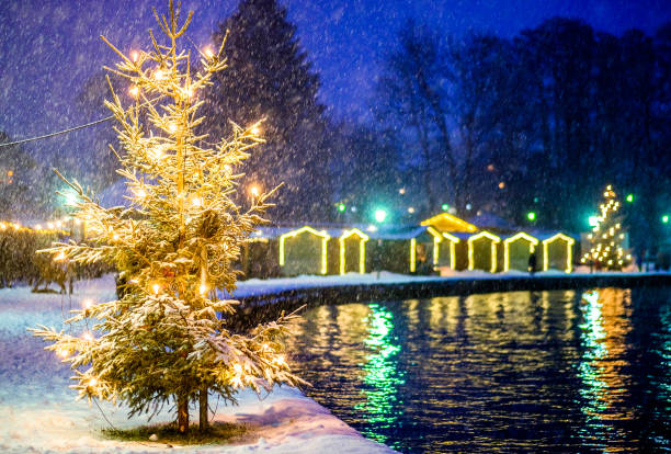 mercatino di natale - tegernsee - lake tegernsee foto e immagini stock