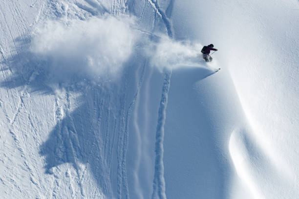 istock Extreme skier speeding down the ski slope 903417980