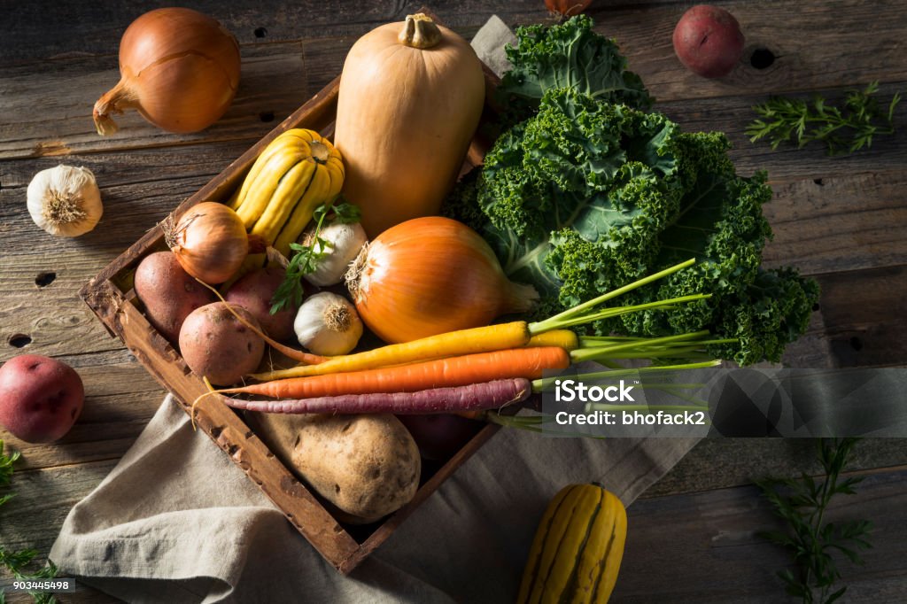 Rauwe biologische boeren van de Winter markt vak - Royalty-free Groente Stockfoto