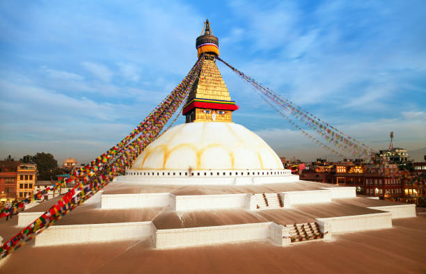 boudha ou bodhnath stupa - katmandou - népal - bodnath stupa kathmandu stupa flag photos et images de collection