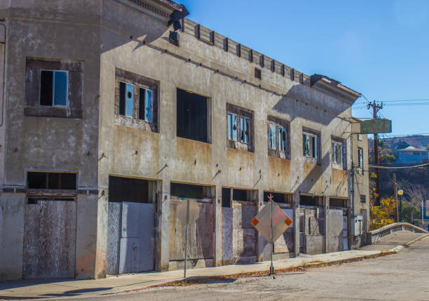 istock AAbandoned Two Story Building In Old Mining Town 903486060