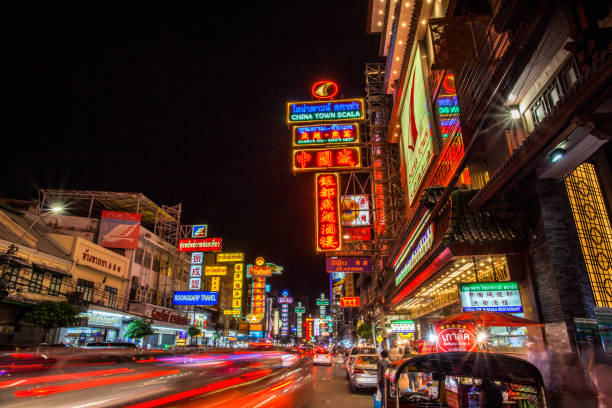 istock Busy Yaowarat Road in the night 903541838