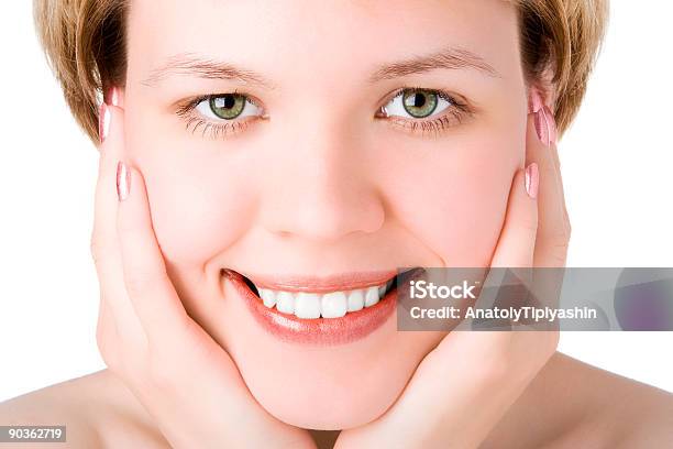女性のクローズアップのポートレート笑顔の顔の - カラー画像のストックフォトや画像を多数ご用意 - カラー画像, クローズアップ, スキンケア