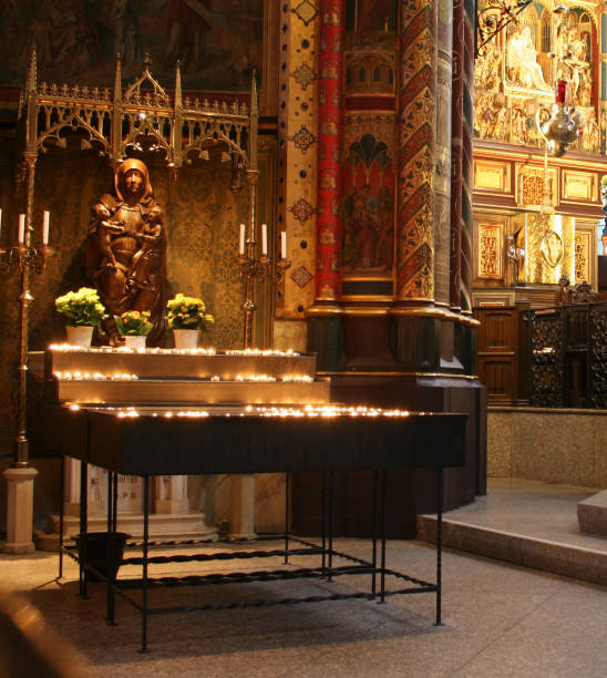 istock adoration of Saint Mary 90363711