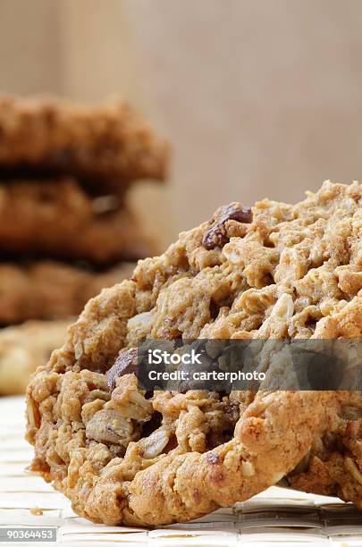 Chocolate Chip Cookie De Macadamia - Fotografias de stock e mais imagens de Assado no Forno - Assado no Forno, Biscoito de Chocolate, Bolacha