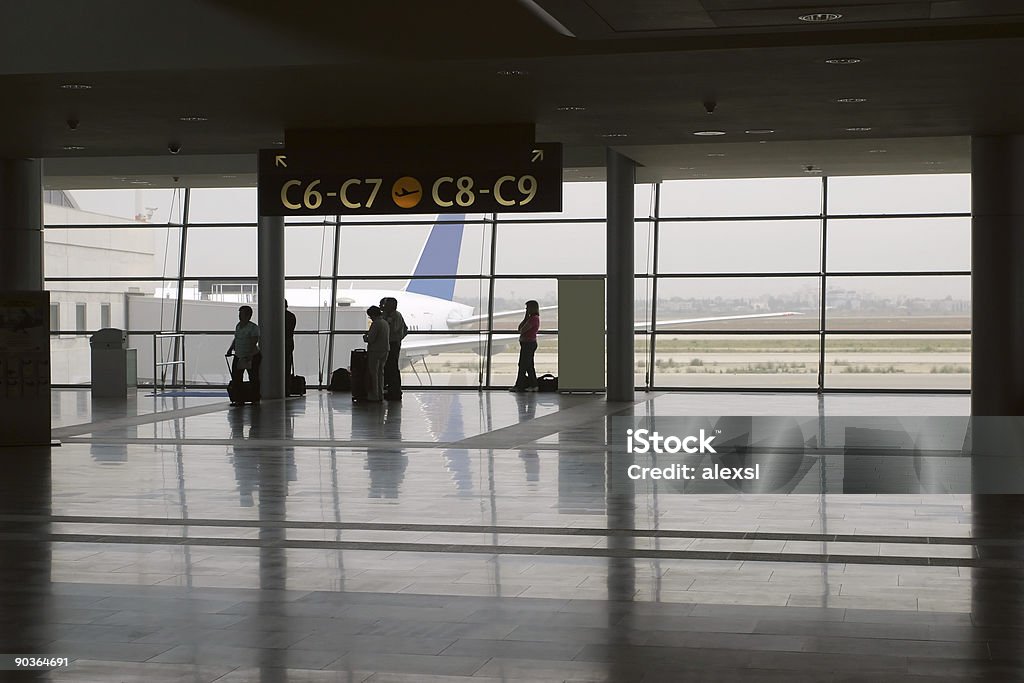 Aeroporto di imbarco - Foto stock royalty-free di Aereo di linea