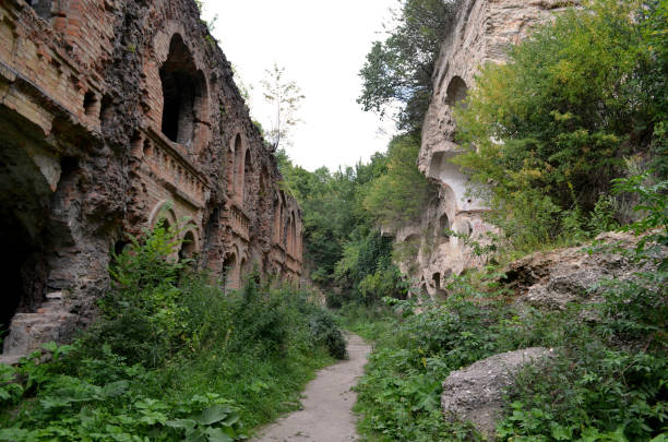 istock Taravano old fortress, West Ukraine 903648712