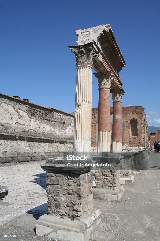 Römische Säulen in Pompeii's Forum - Lizenzfrei Abgerissen Stock-Foto