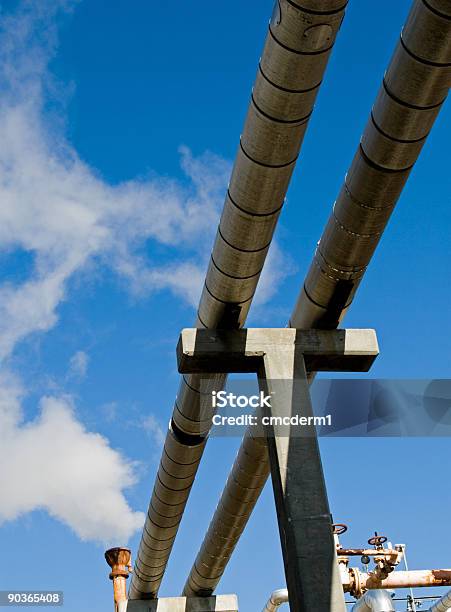 Refinería Industrial Foto de stock y más banco de imágenes de Bomba de petróleo - Bomba de petróleo, Carbón, Color - Tipo de imagen