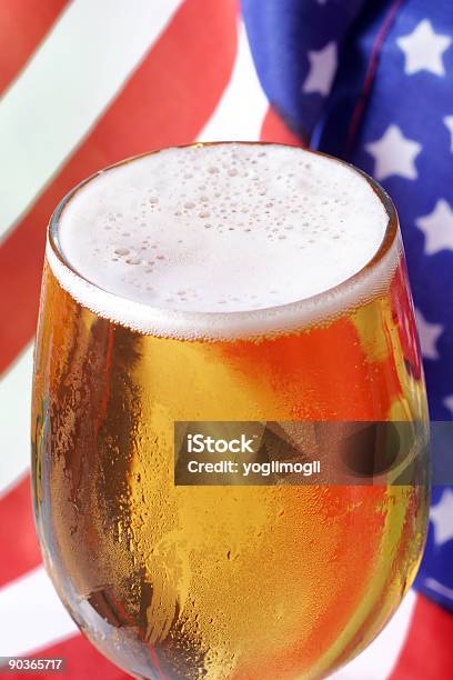 Foto de Cerveja e mais fotos de stock de Cerveja - Cerveja, Bandeira Norte-Americana, Julho