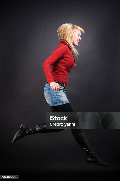 Elegante Jump Stockfoto und mehr Bilder von Attraktive Frau - Attraktive Frau, Aufregung, Bewegung