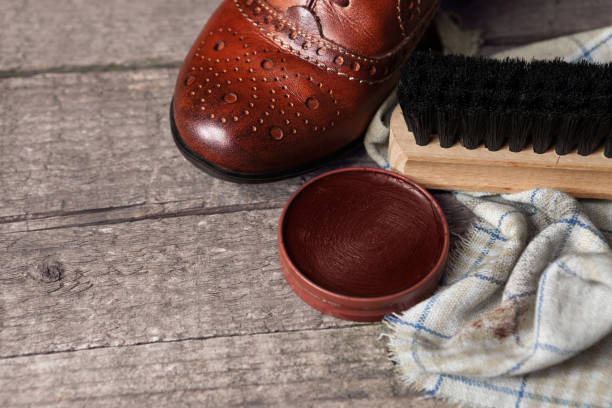 istock Shoe and shoes cleaning kit 903691374