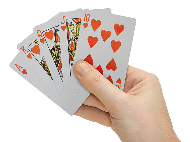 mãos com cartas de jogar - poker cards royal flush heart shape imagens e fotografias de stock