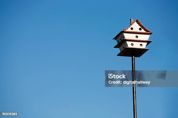 Vogelhaus Stockfoto und mehr Bilder von Blau - Blau, Farbbild, Fotografie