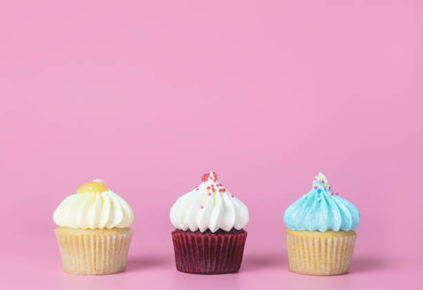 istock Tree color of Mini Cupcake on pink background copy space 903712350