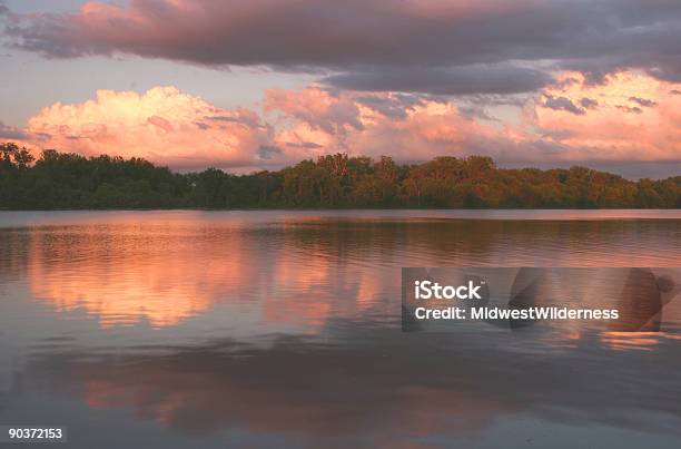 Wolke Reflexion Stockfoto und mehr Bilder von Beleuchtet - Beleuchtet, Farbbild, Fotografie