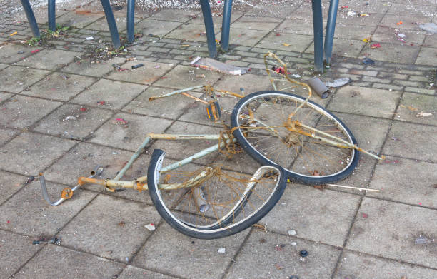istock Broken bicycle in the dutch streets 903735996