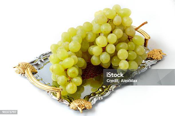 Zielone Winogrona Owoców Zdrowia Danie Na Tacy Puste - zdjęcia stockowe i więcej obrazów Bez ludzi
