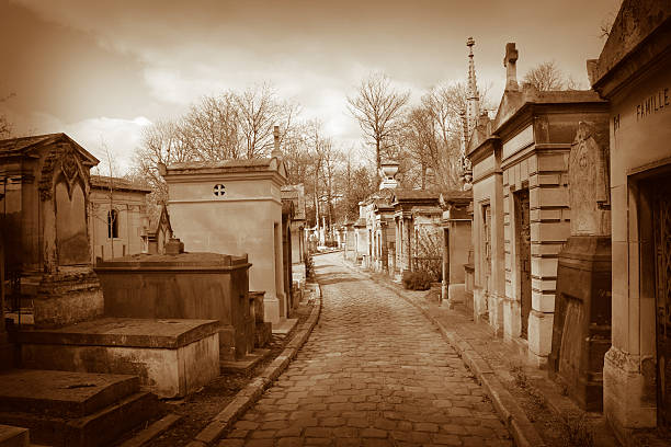 istock Pere Lachaise cemetery 90375088