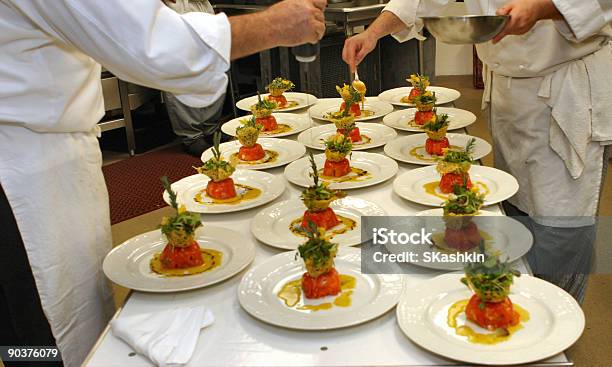 Foto de Molho De 2 e mais fotos de stock de Chef de cozinha - Chef de cozinha, Banquete, Manjericão