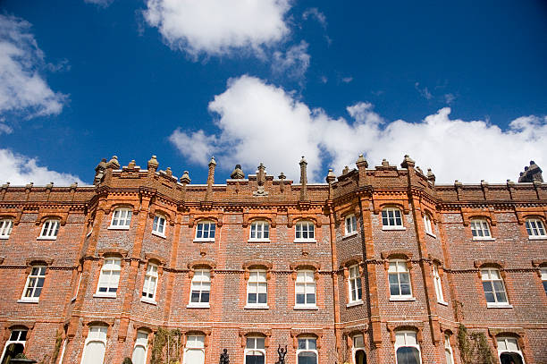 istock English Country House 90376676