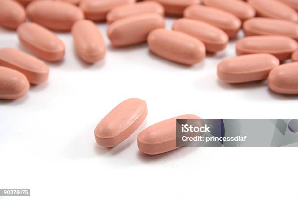 Prenatal Vitaminen Stockfoto und mehr Bilder von Farbbild - Farbbild, Fotografie, Freisteller – Neutraler Hintergrund