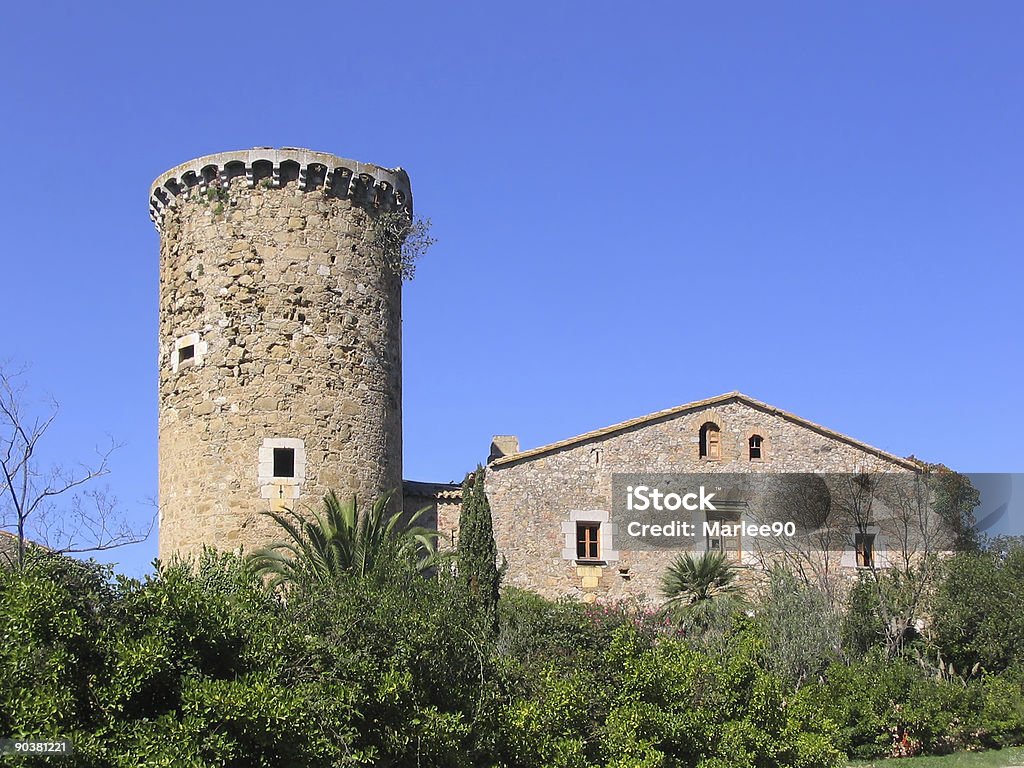 Antigua Mediterráneo manor con watchtower (Costa Brava, España - Foto de stock de España libre de derechos