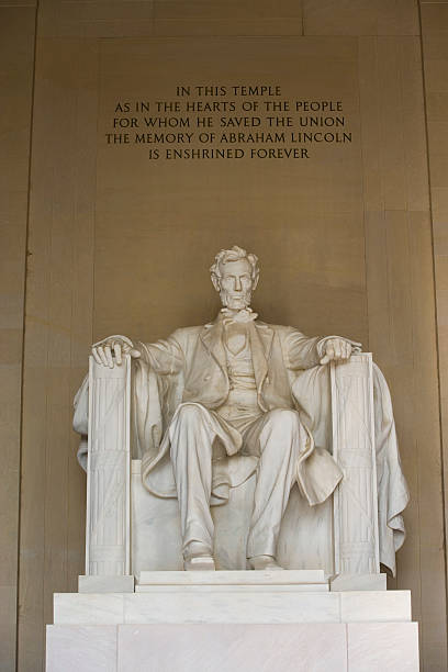 istock The Statue of Abraham Lincoln 90381437
