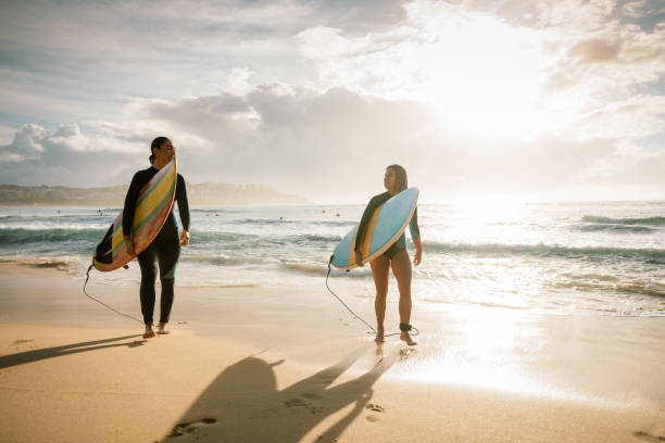 istock Sun beach summer and waves - perfect for surfing 903825038